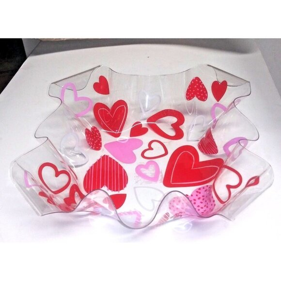 Large Ruffle Bowl Plastic 10.25" Valentine Day HEARTS Keepsake Candy Trinket EUC - Picture 2 of 6